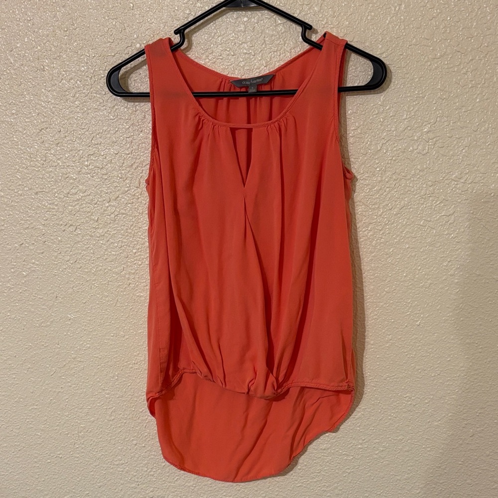 Daisy Fuentes Coral Sleeveless Keyhole Tank Top